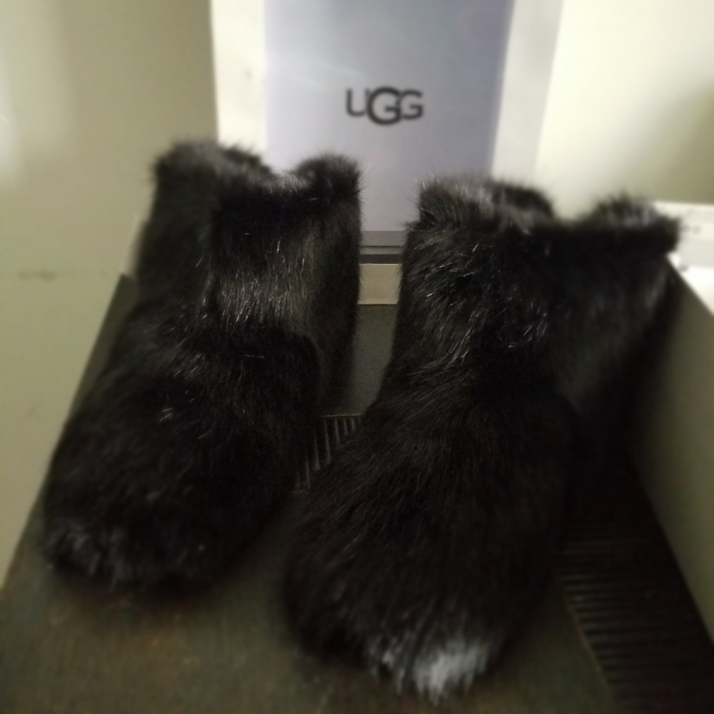 Ugg Amary Slippers